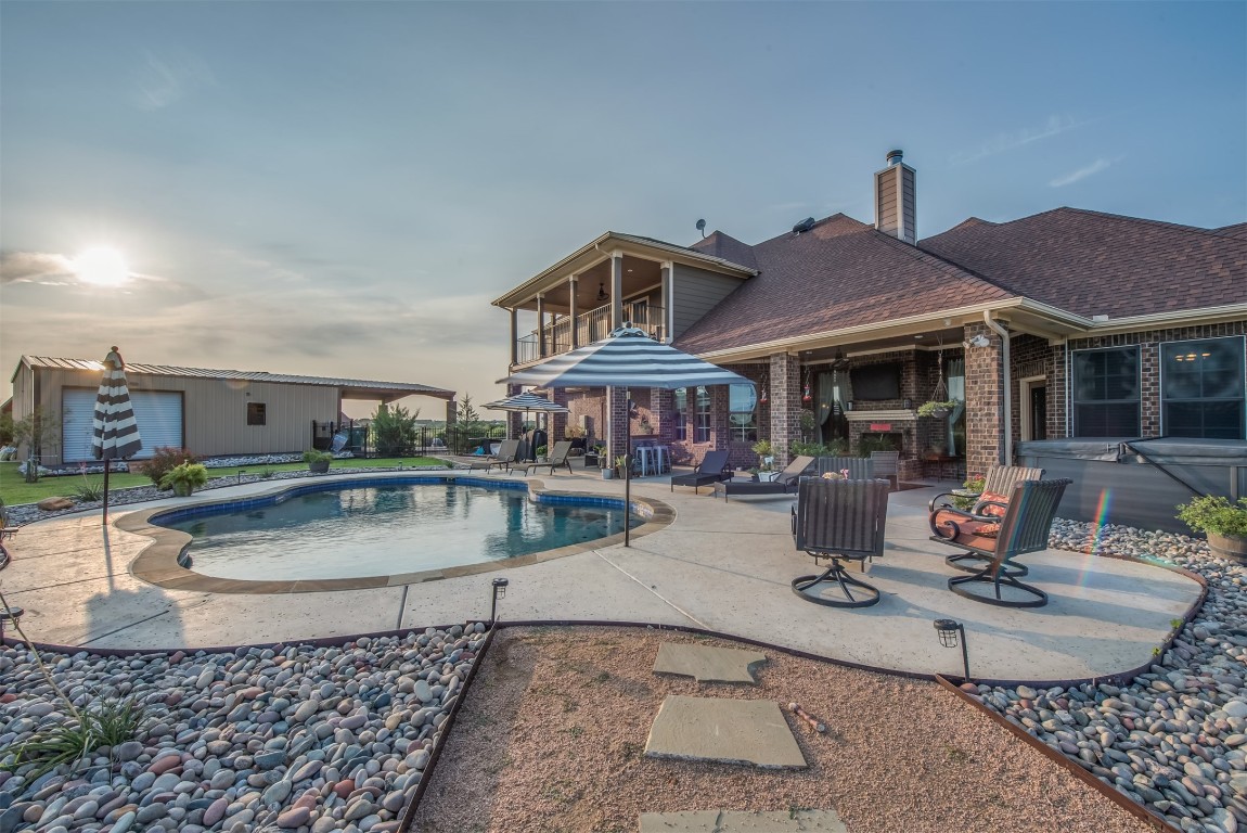 757 W Canyon Creek Lane Weatherford TX 76087