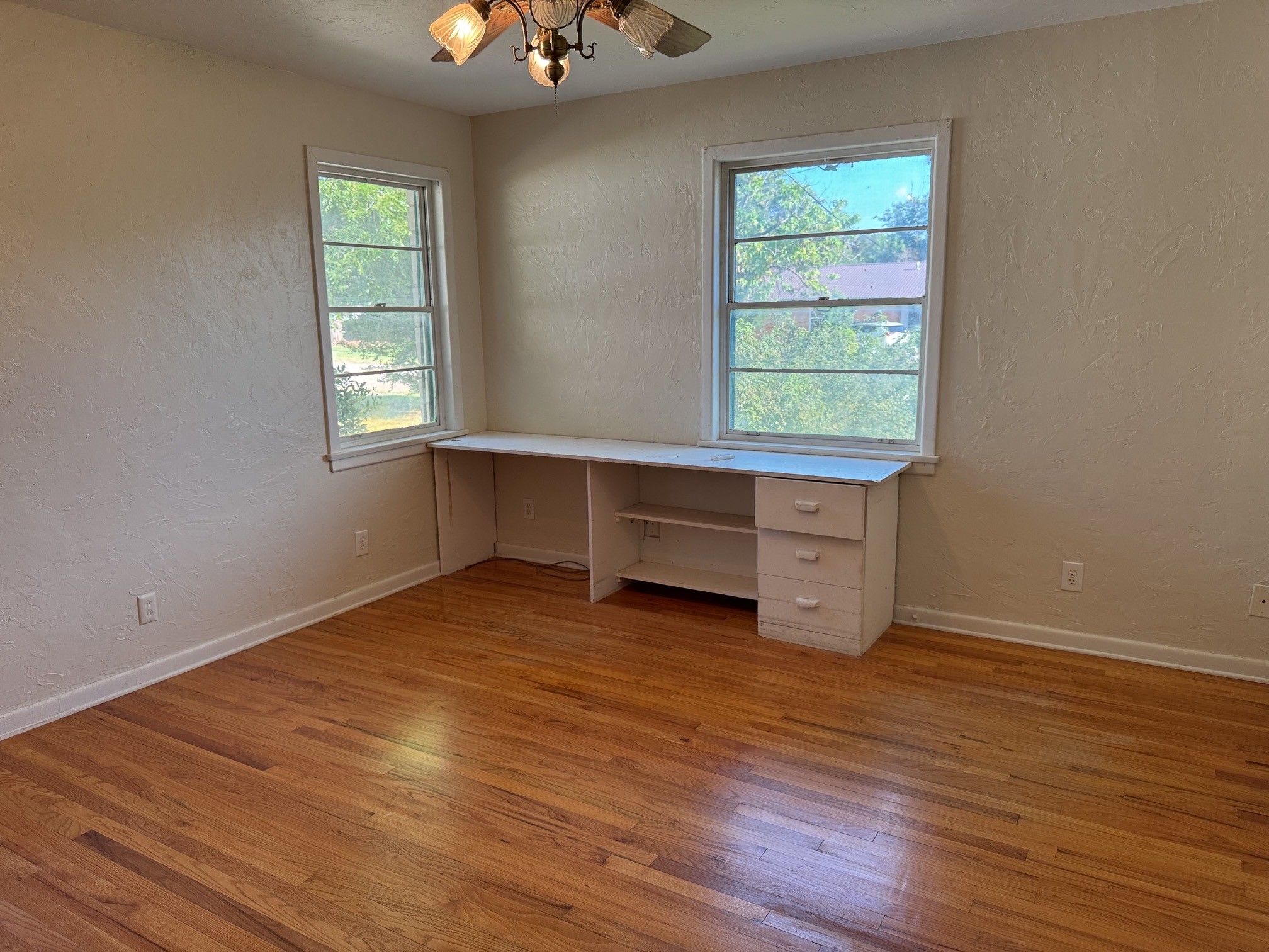 1012 W Custer Street Seymour TX 76380