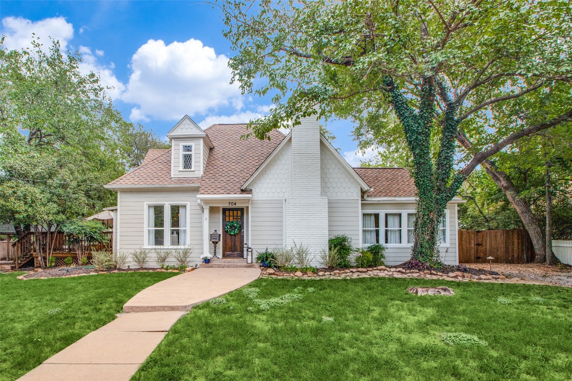 704 N College Street Mckinney TX 75069