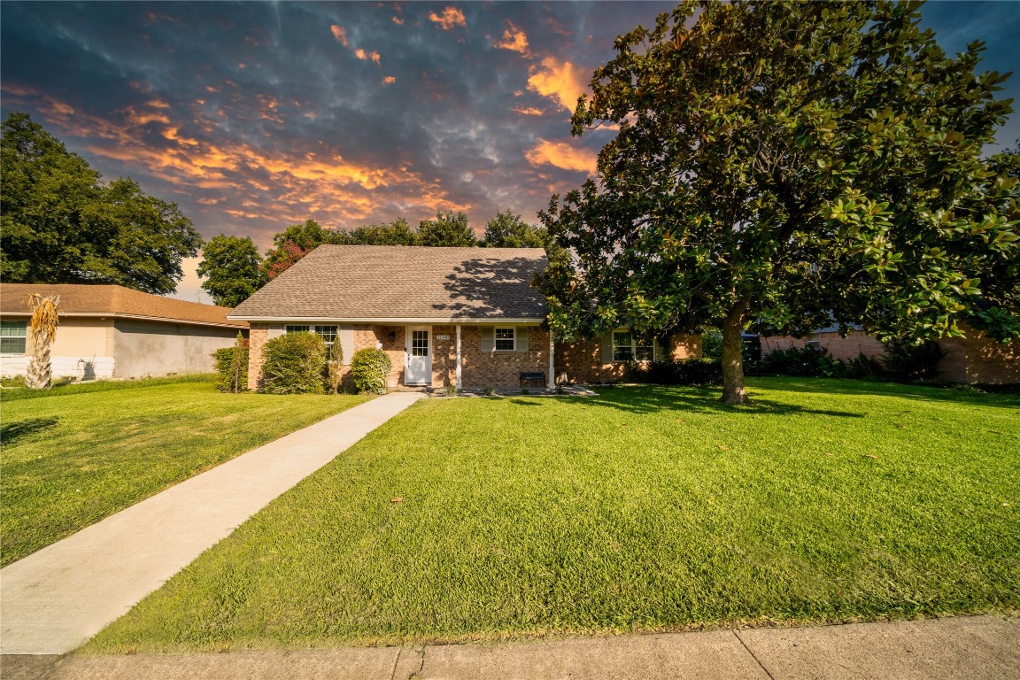 11340 Glen Cross Drive Dallas TX 75228