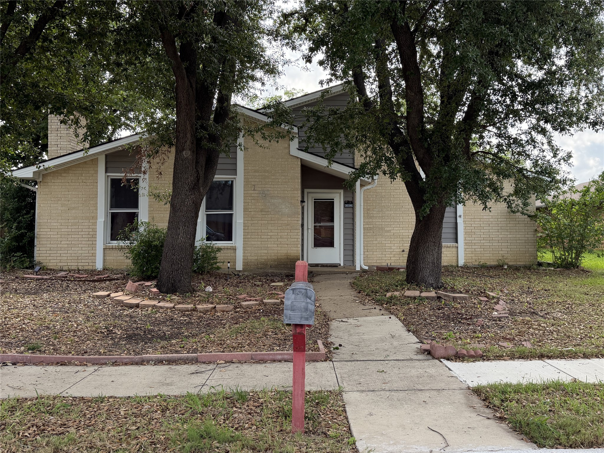 1882 Hillcrest Drive Lewisville TX 75077
