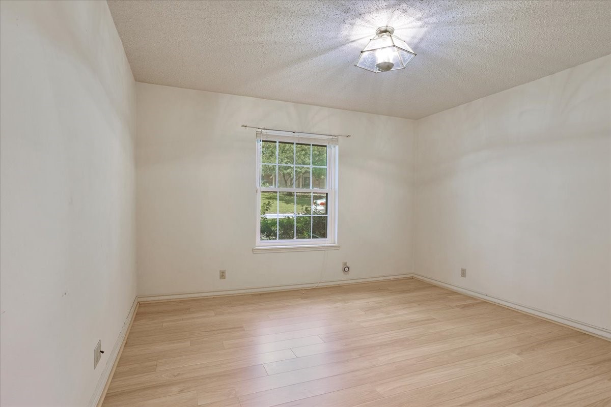 602 Queens Road Denison TX 75020