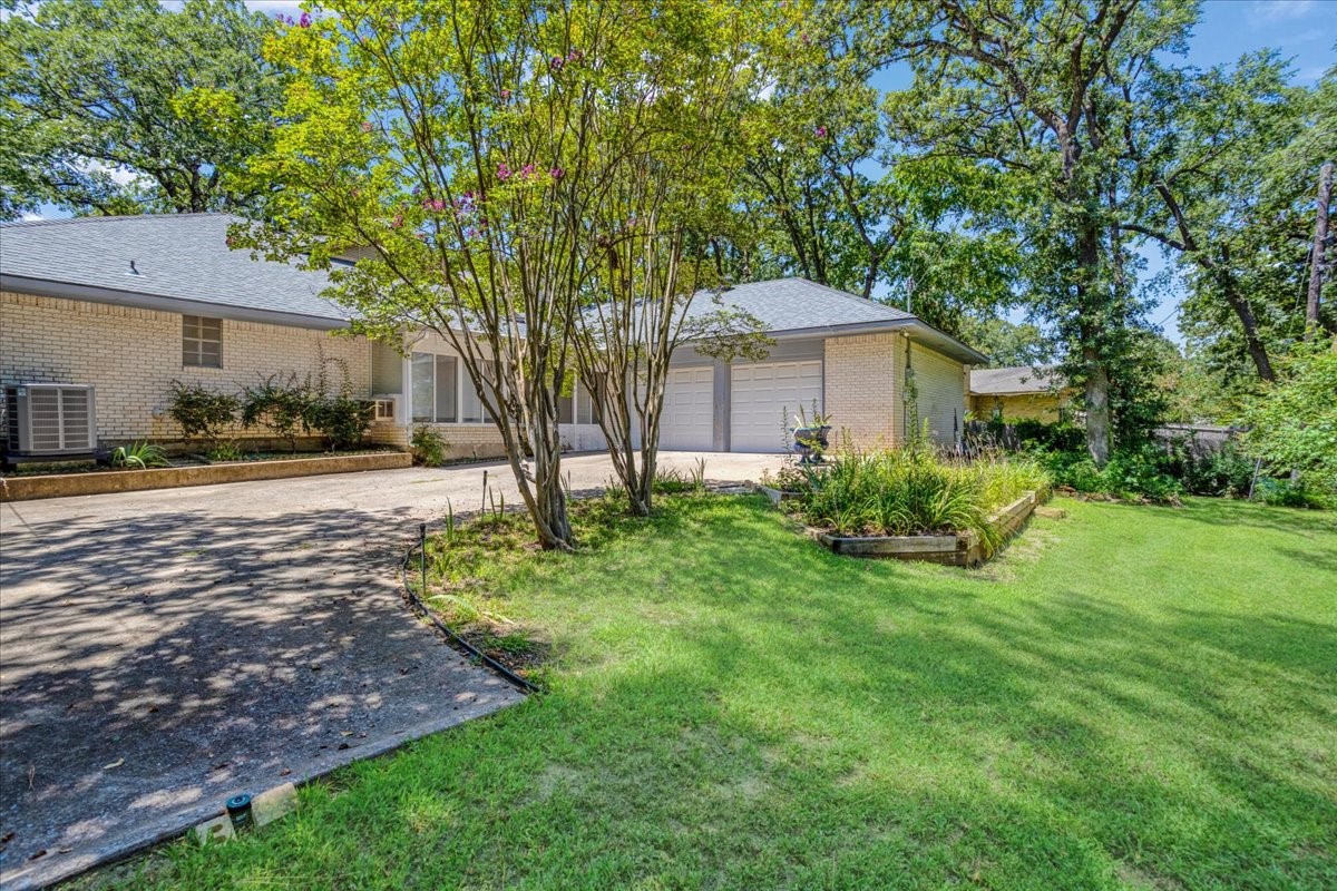 602 Queens Road Denison TX 75020