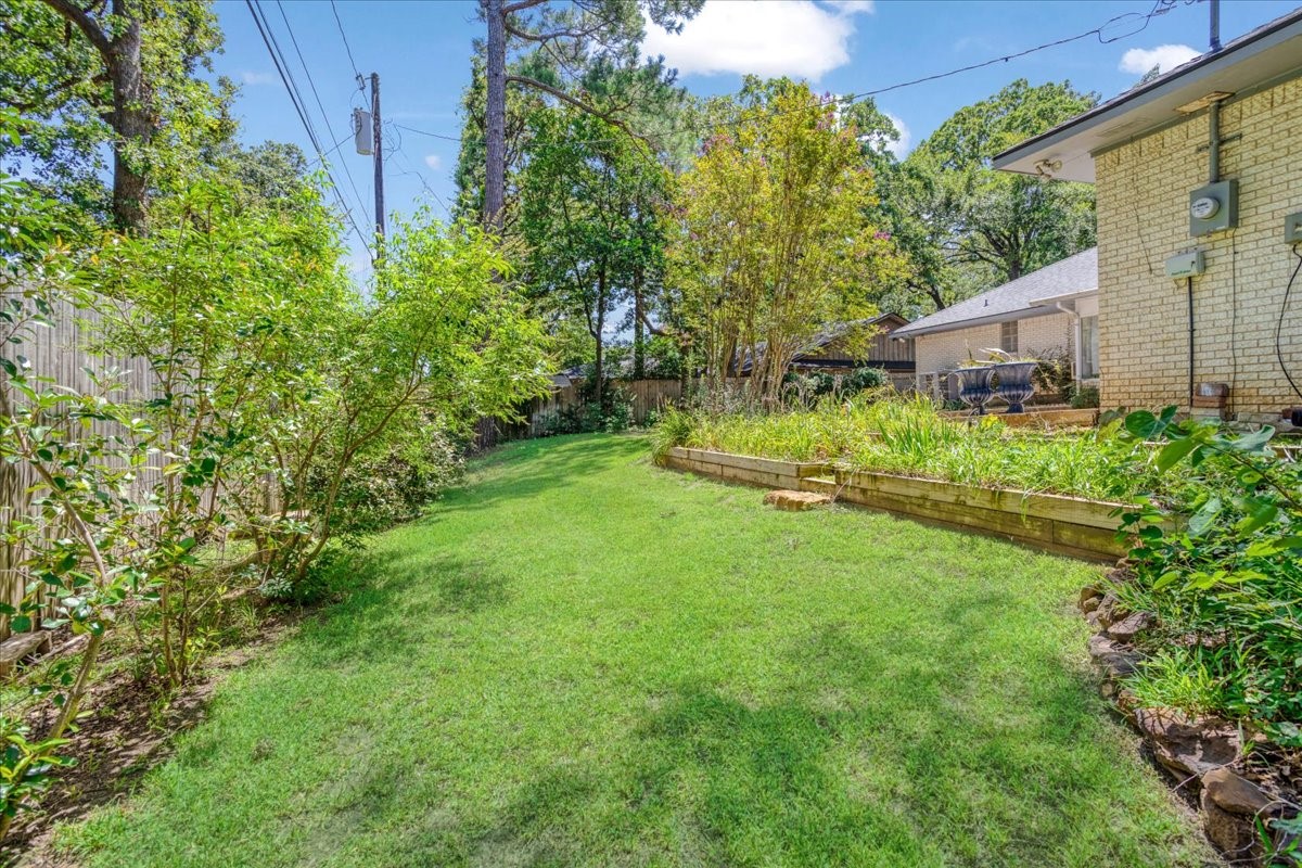602 Queens Road Denison TX 75020