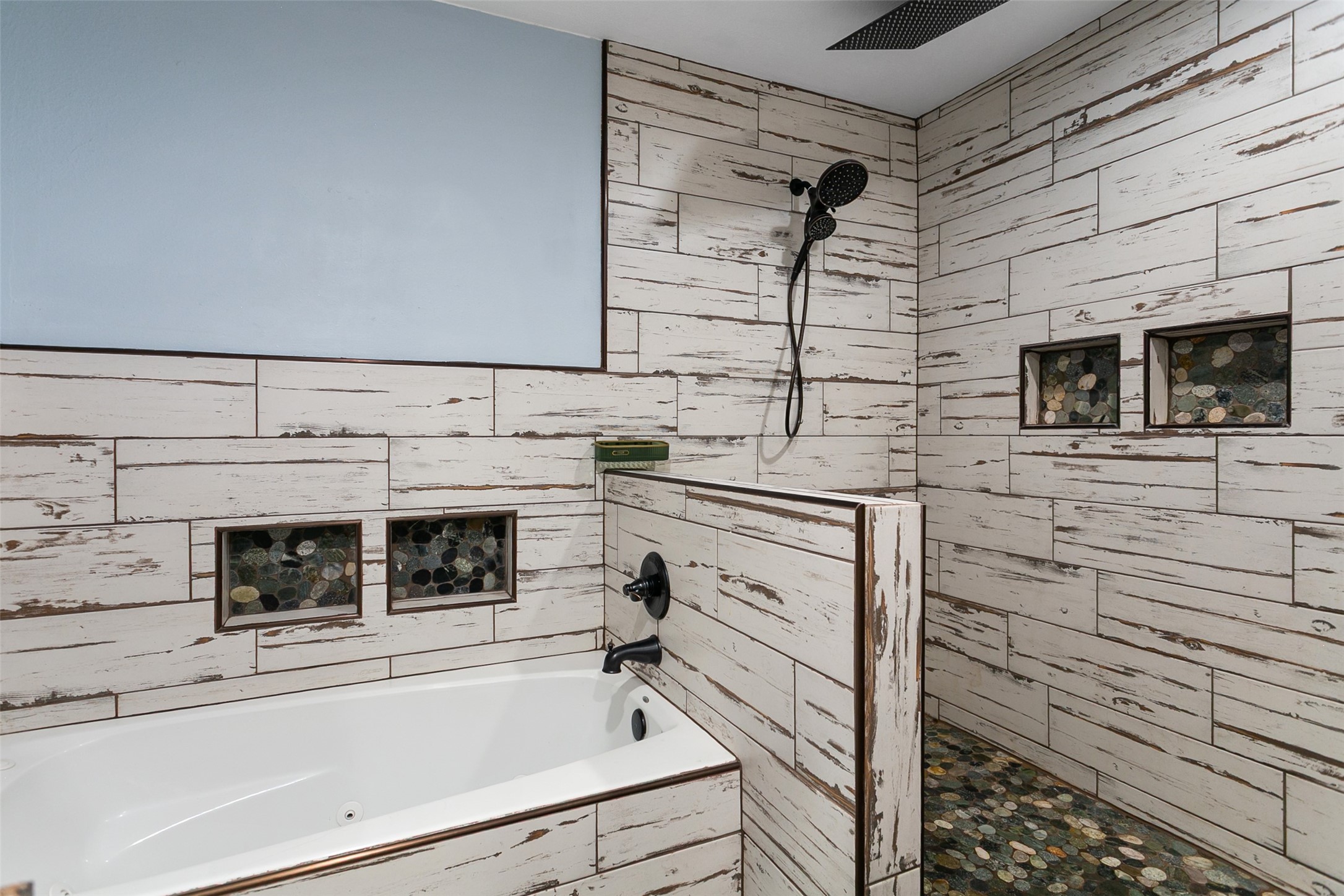 6608 Mccoy Court Watauga TX 76148