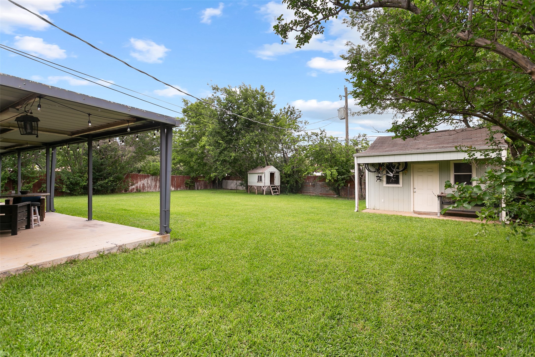 6608 Mccoy Court Watauga TX 76148