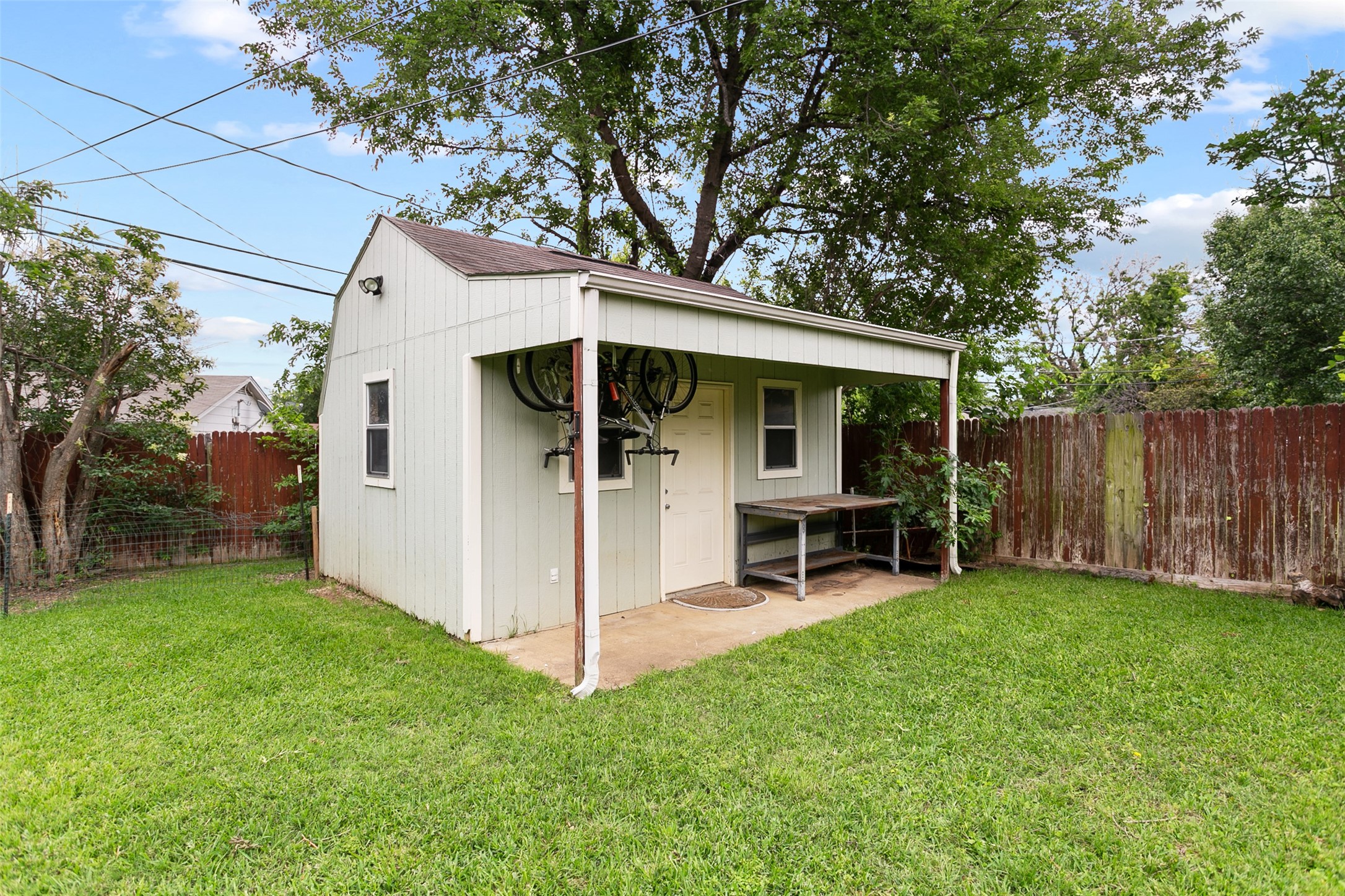 6608 Mccoy Court Watauga TX 76148