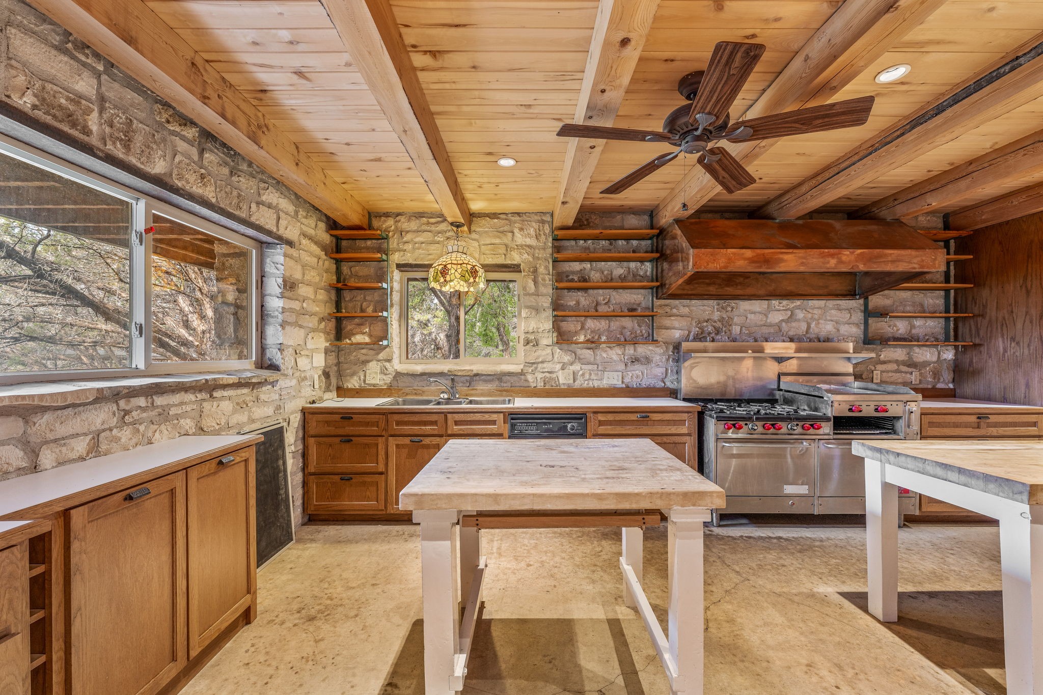 5905 N Us Highway 281 (172) Hamilton TX 76531
