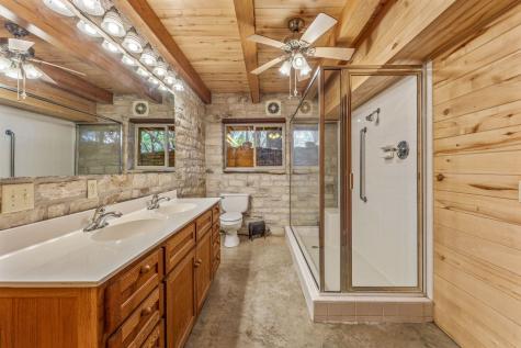 5905 N Us Highway 281 (172) Hamilton TX 76531