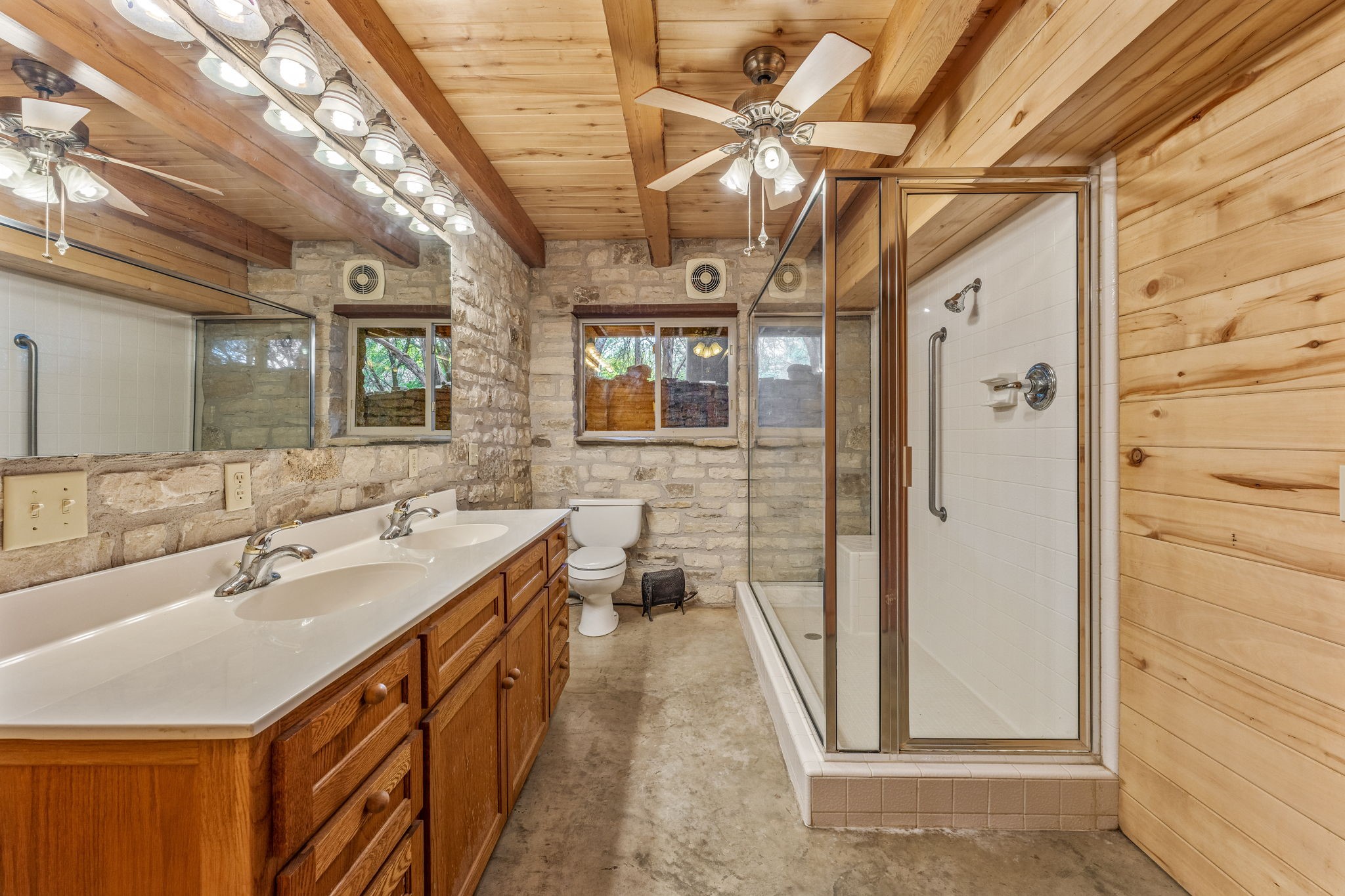 5905 N Us Highway 281 (172) Hamilton TX 76531