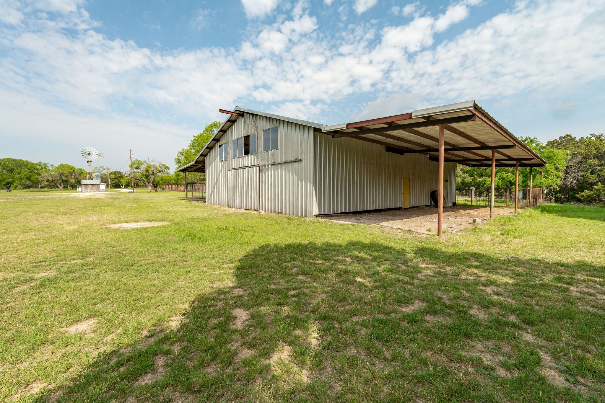 5905 N Us Highway 281 (172) Hamilton TX 76531