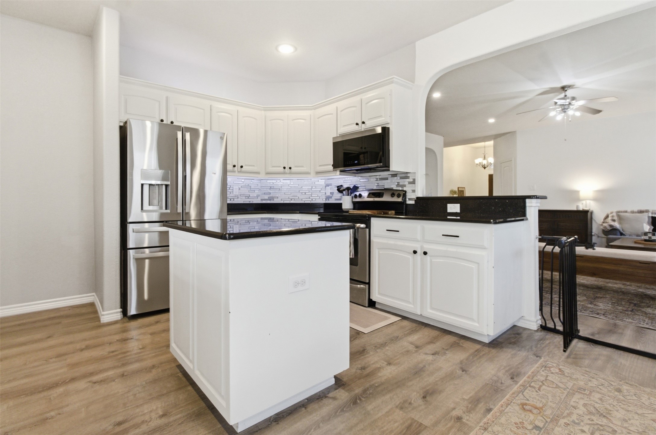 10928 Middleglen Road Fort Worth TX 76052