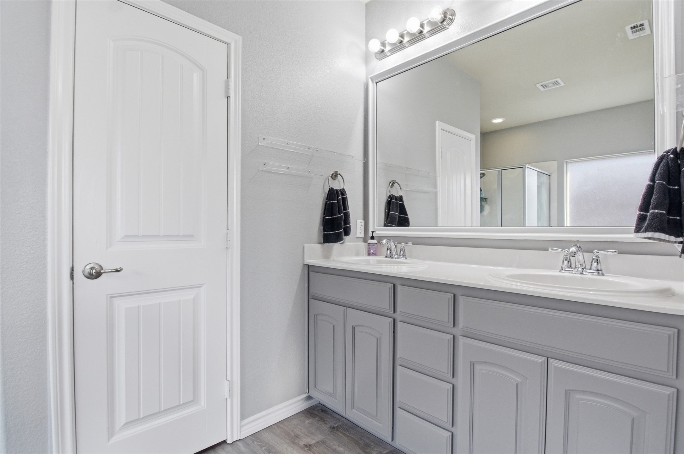 10928 Middleglen Road Fort Worth TX 76052