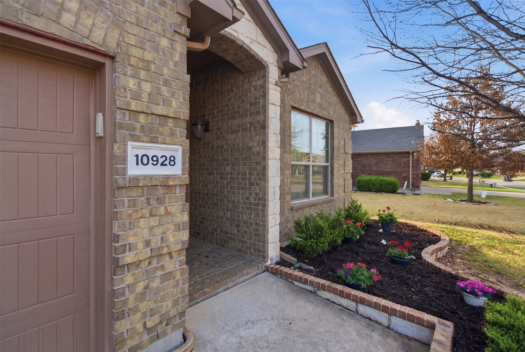 10928 Middleglen Road Fort Worth TX 76052