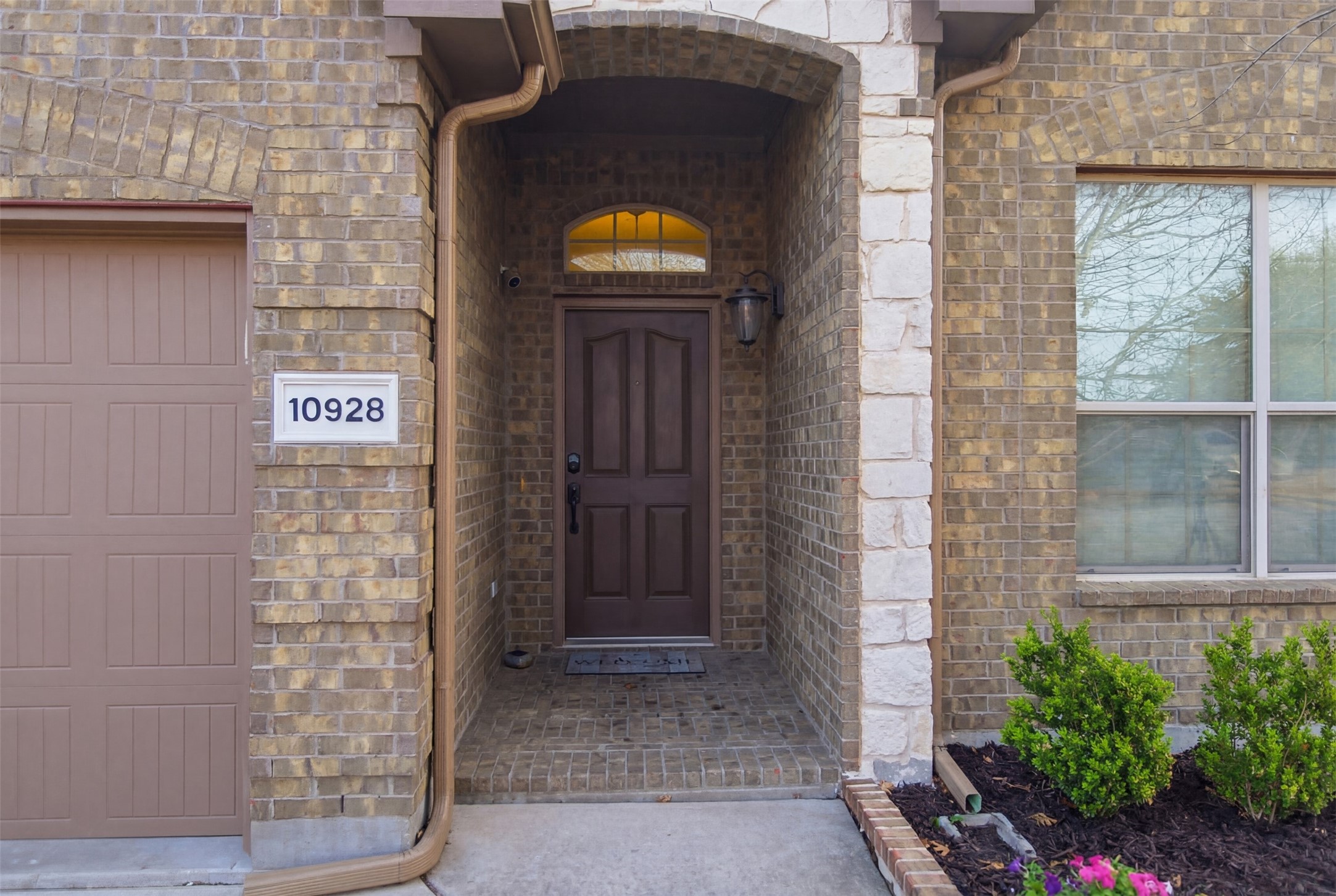 10928 Middleglen Road Fort Worth TX 76052