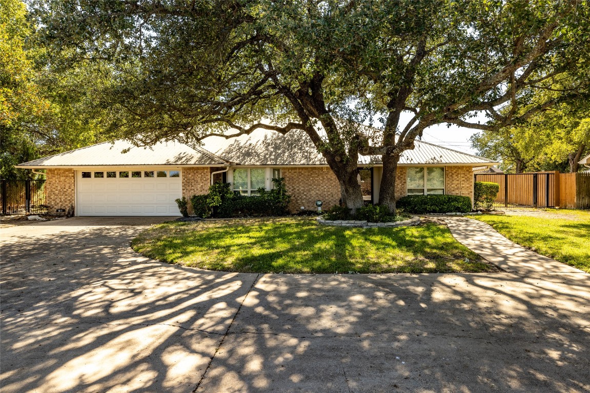 911 W Russell Street Weatherford TX 76086