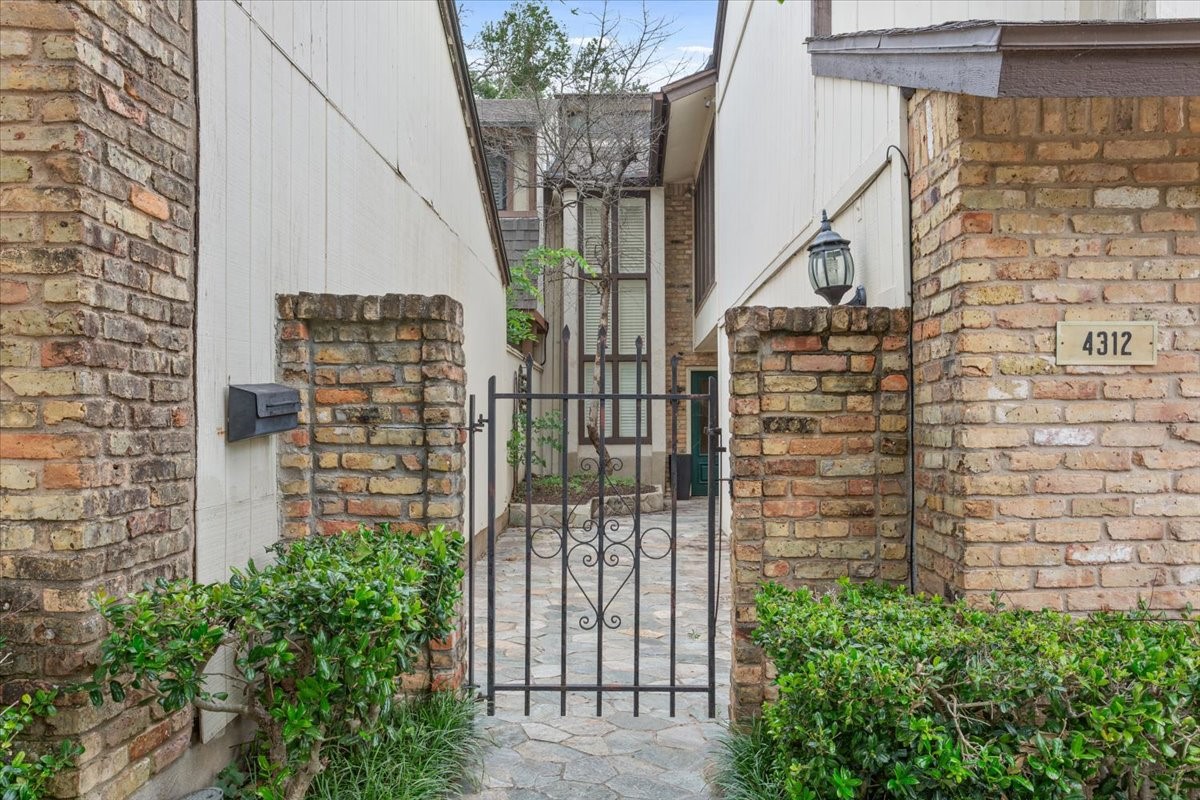 4312 Village Oak Drive Waco TX 76710