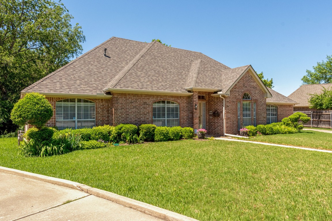 6404 Royal Court North Richland Hills TX 76180