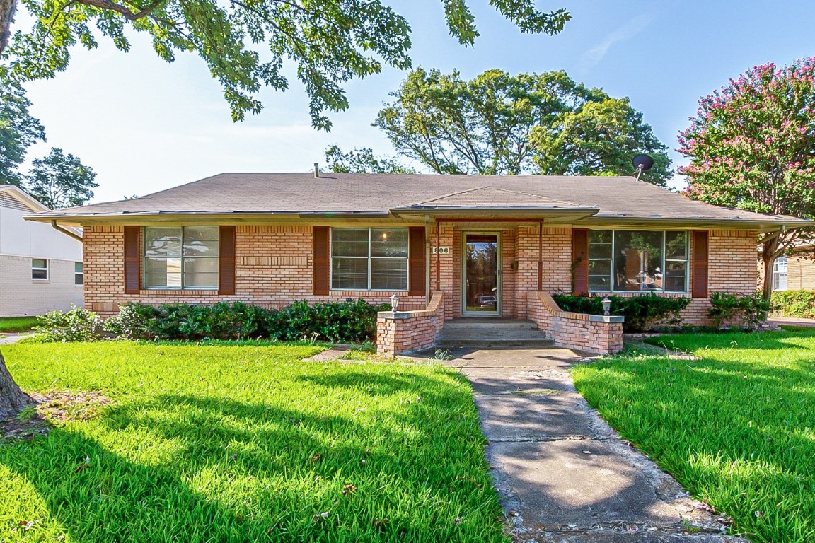 806 Branch Drive Garland TX 75041