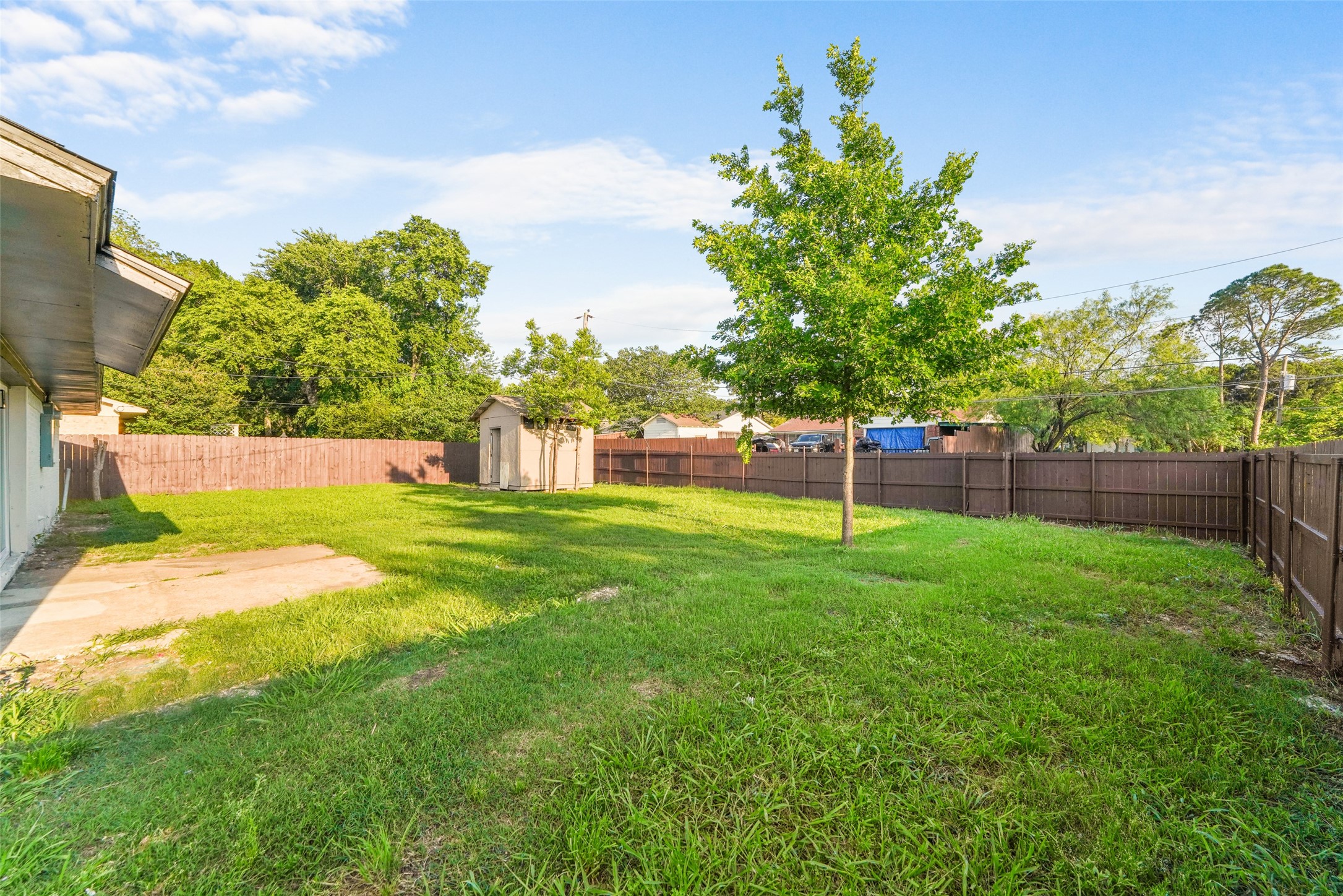 9404 Glengreen Drive Dallas TX 75217