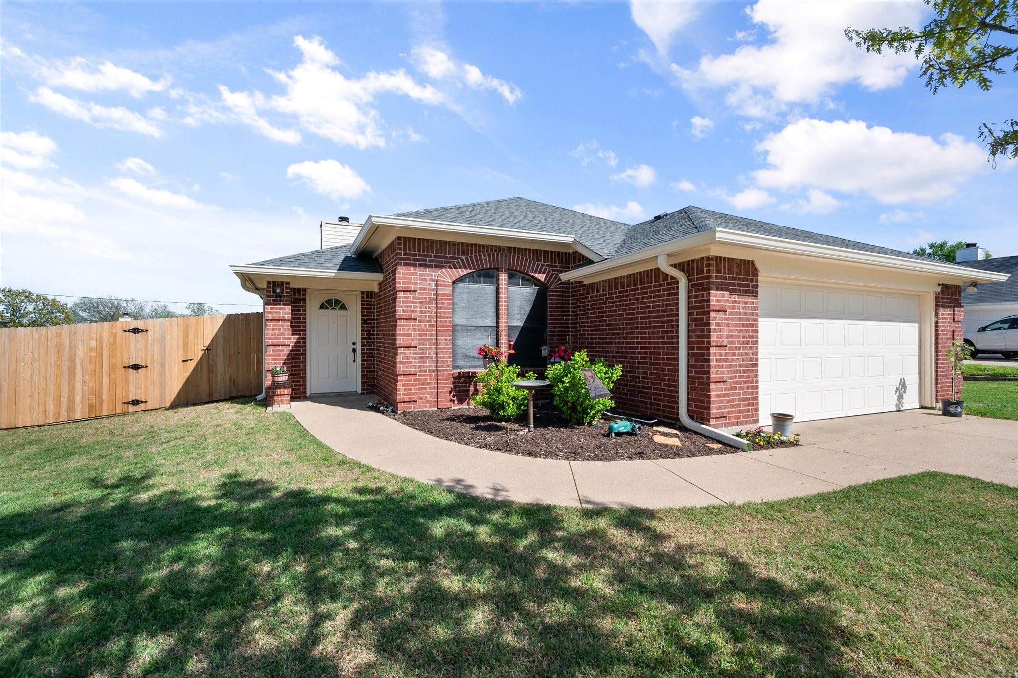 608 Reeves Lane Kennedale TX 76060