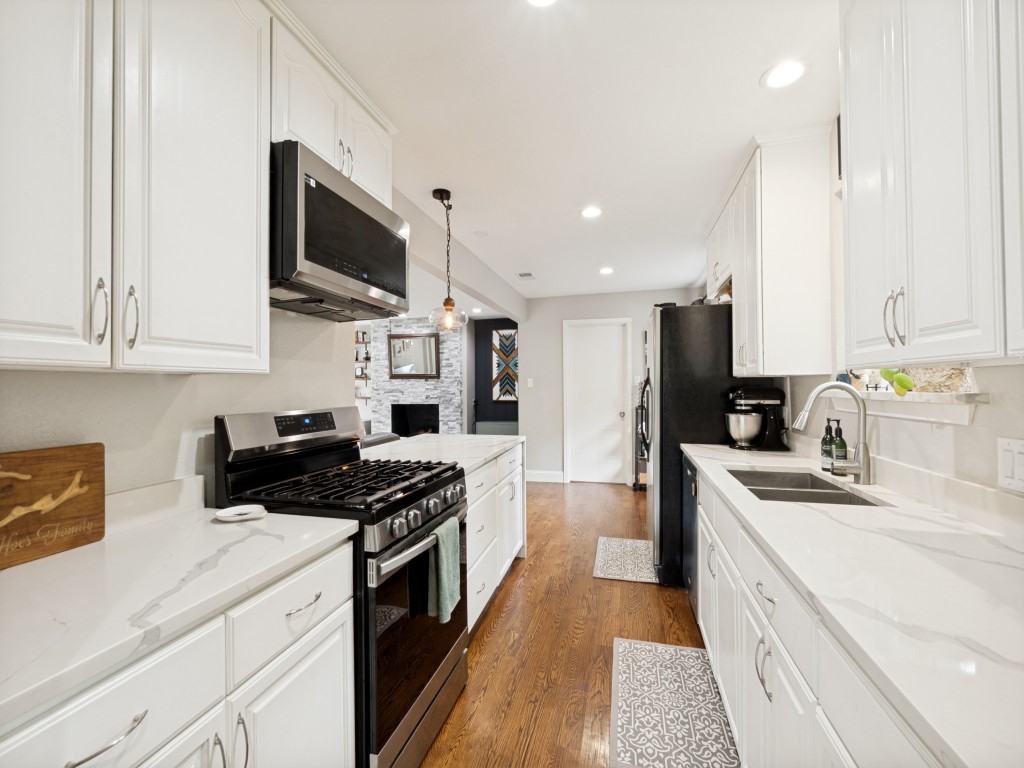 2804 Sharpview Lane Dallas TX 75228