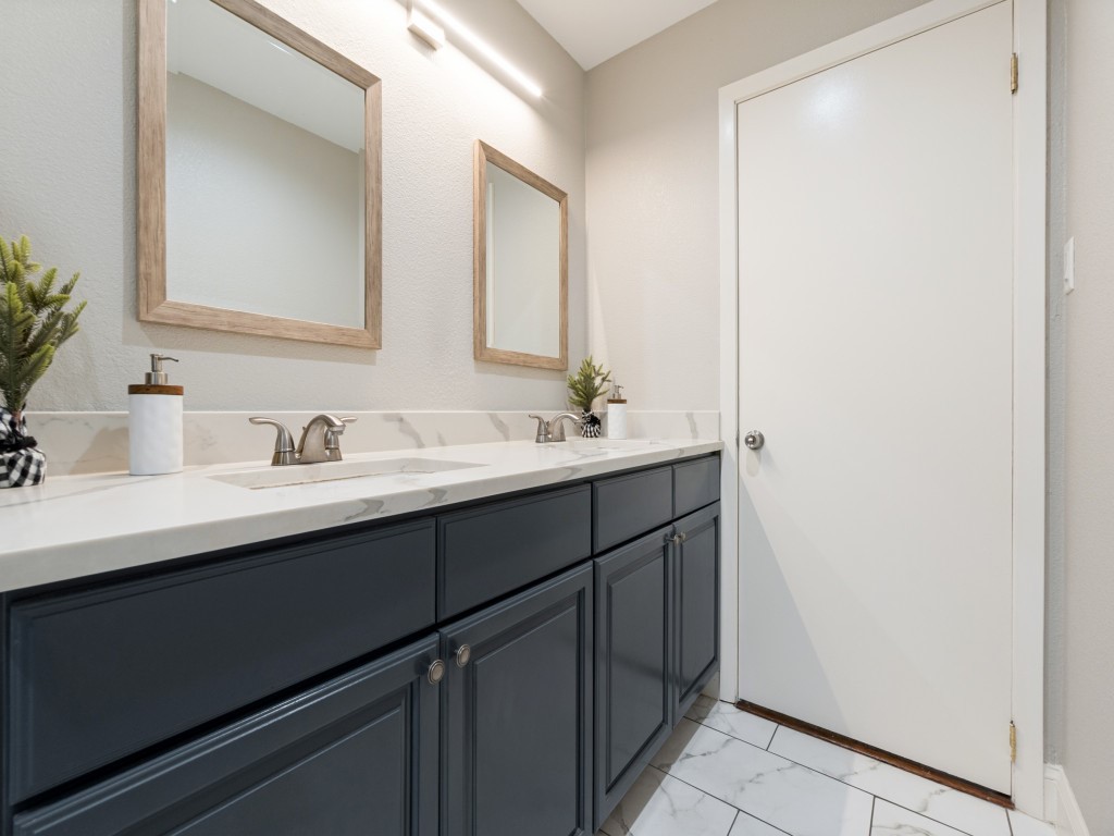 2804 Sharpview Lane Dallas TX 75228