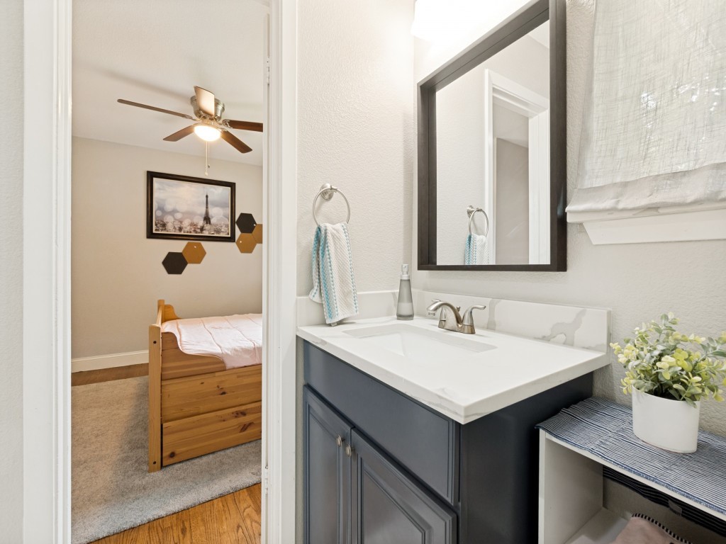 2804 Sharpview Lane Dallas TX 75228