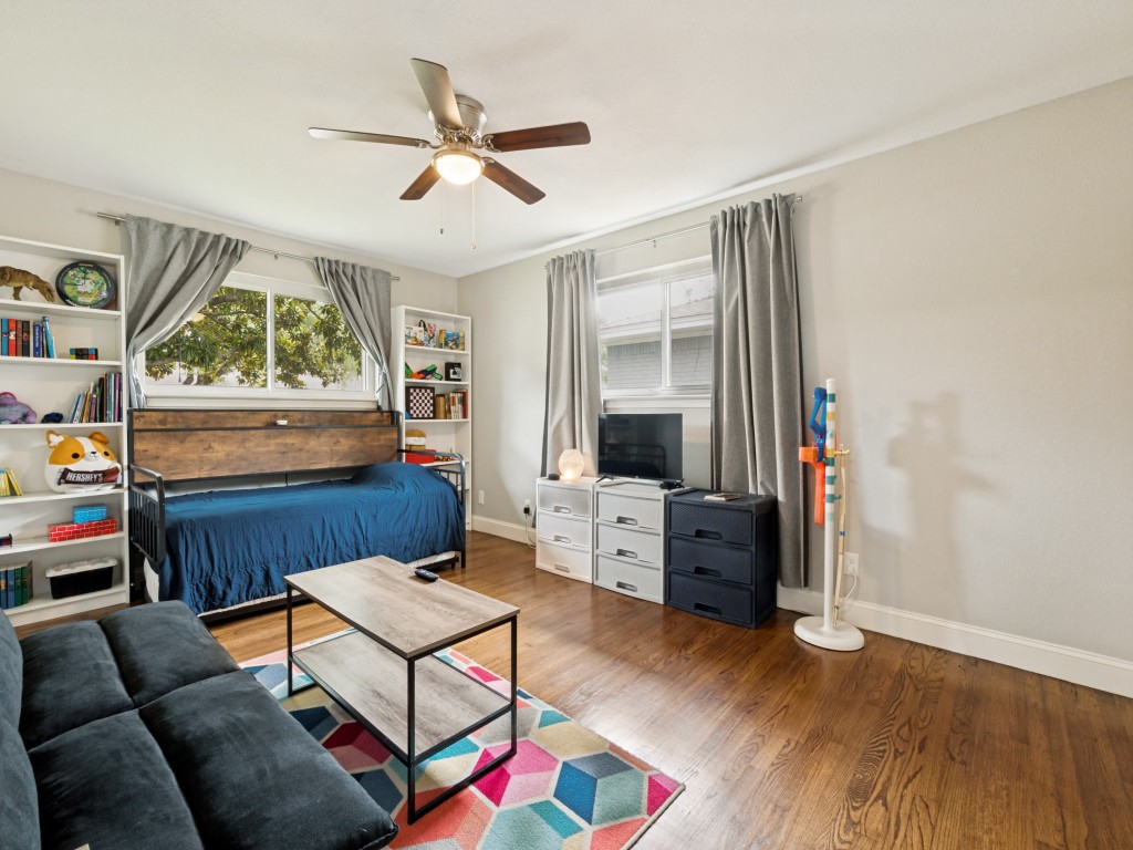 2804 Sharpview Lane Dallas TX 75228