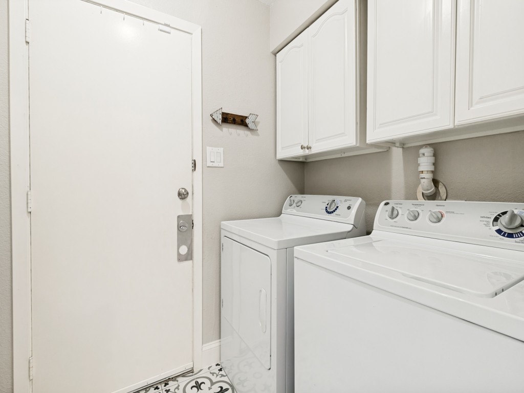 2804 Sharpview Lane Dallas TX 75228