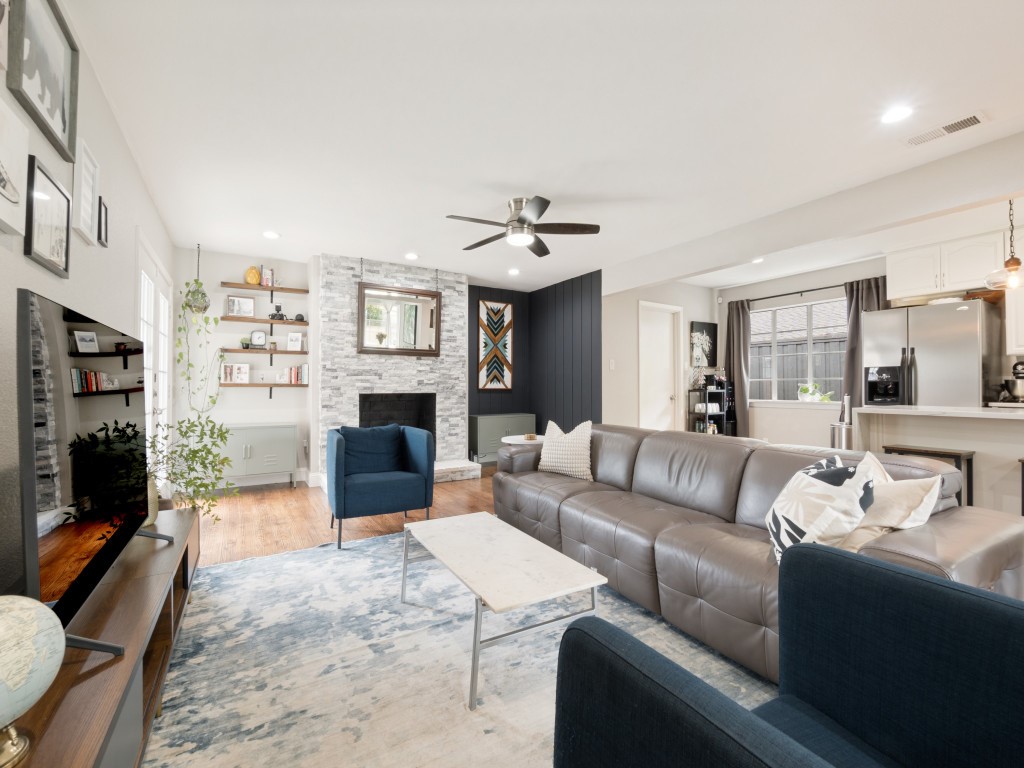 2804 Sharpview Lane Dallas TX 75228