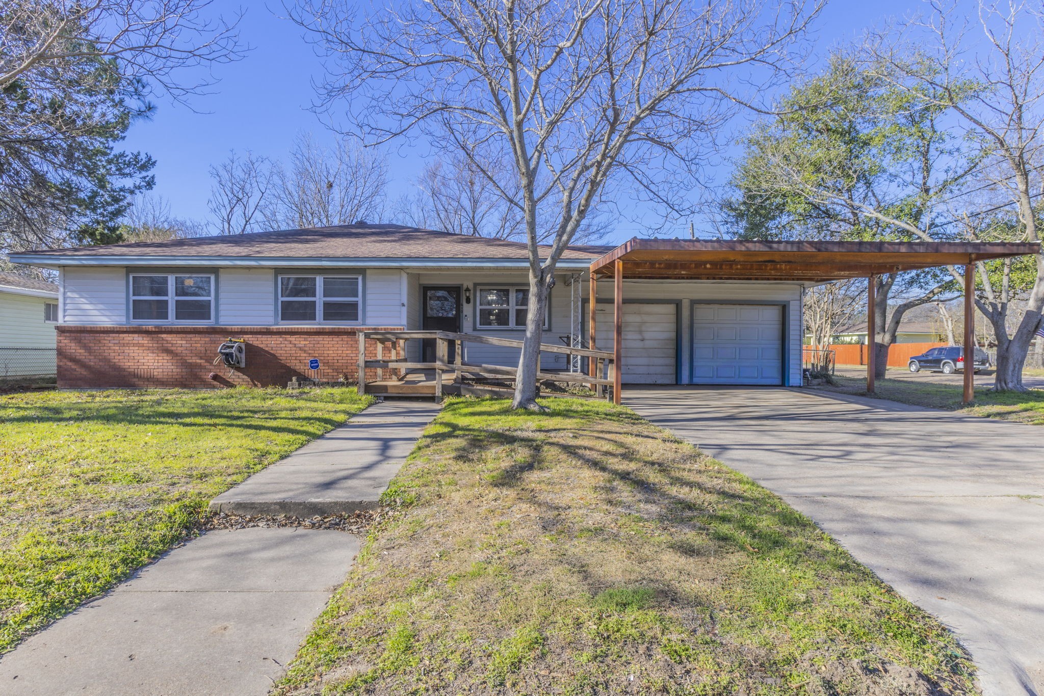 610 N Joyce Street Lacy Lakeview TX 76705