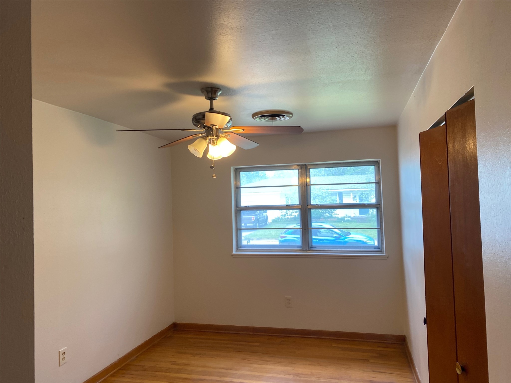 610 N Joyce Street Lacy Lakeview TX 76705