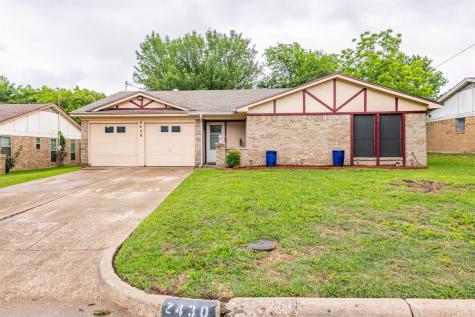 2430 Woodside Drive Grand Prairie TX 75052