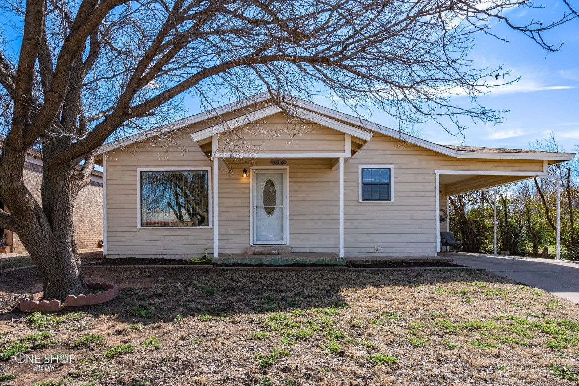 306 E Louisiana Avenue Sweetwater TX 79556