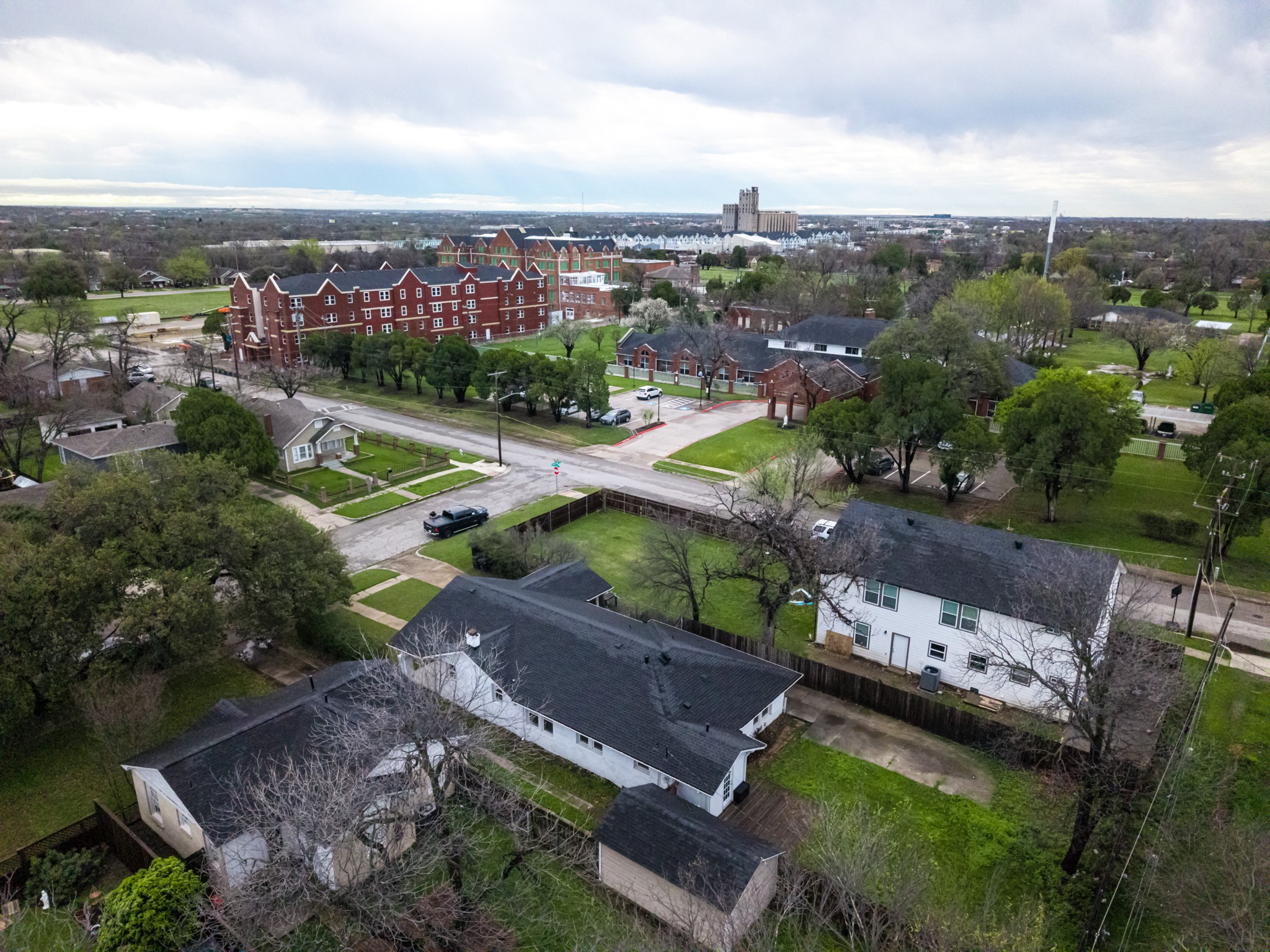 3240 Lipscomb Street Fort Worth TX 76110