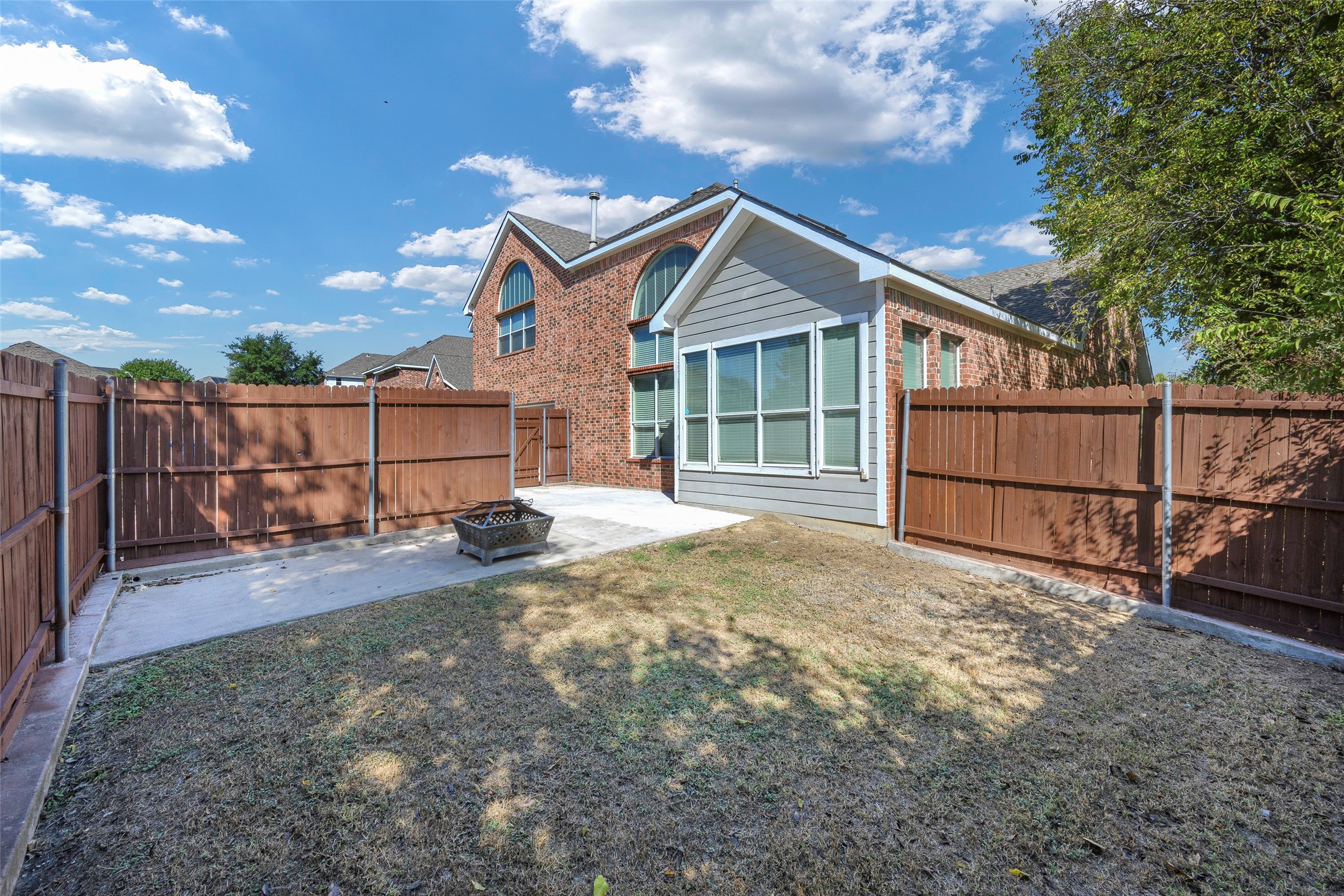 1700 Little River Court Desoto TX 75115