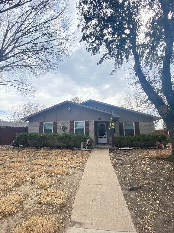 801 Oakland Street Grand Prairie TX 75052