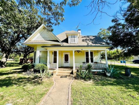 200 N Avenue C Cross Plains TX 76443