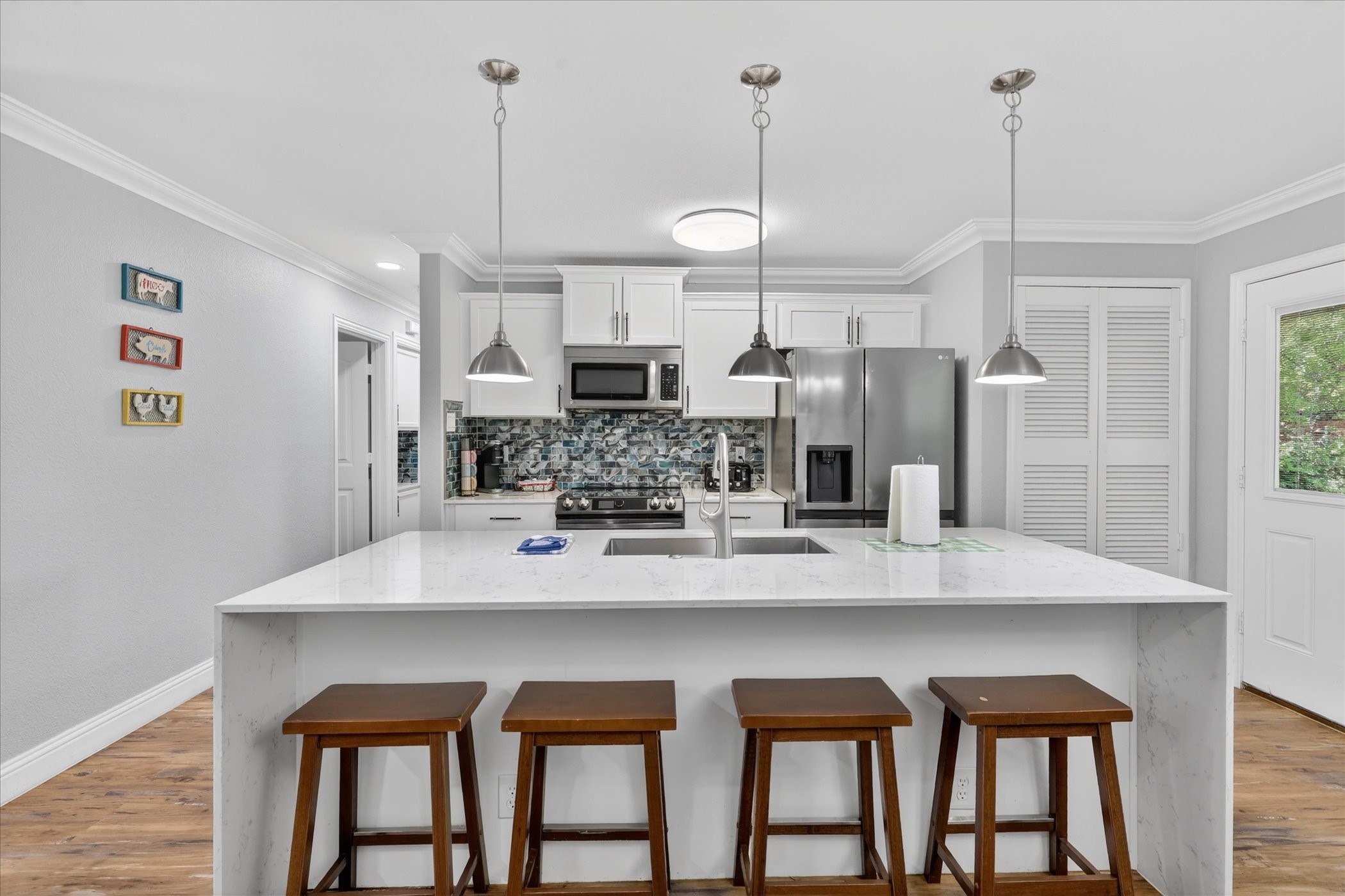 1004 Woodbrook Street Arlington TX 76011