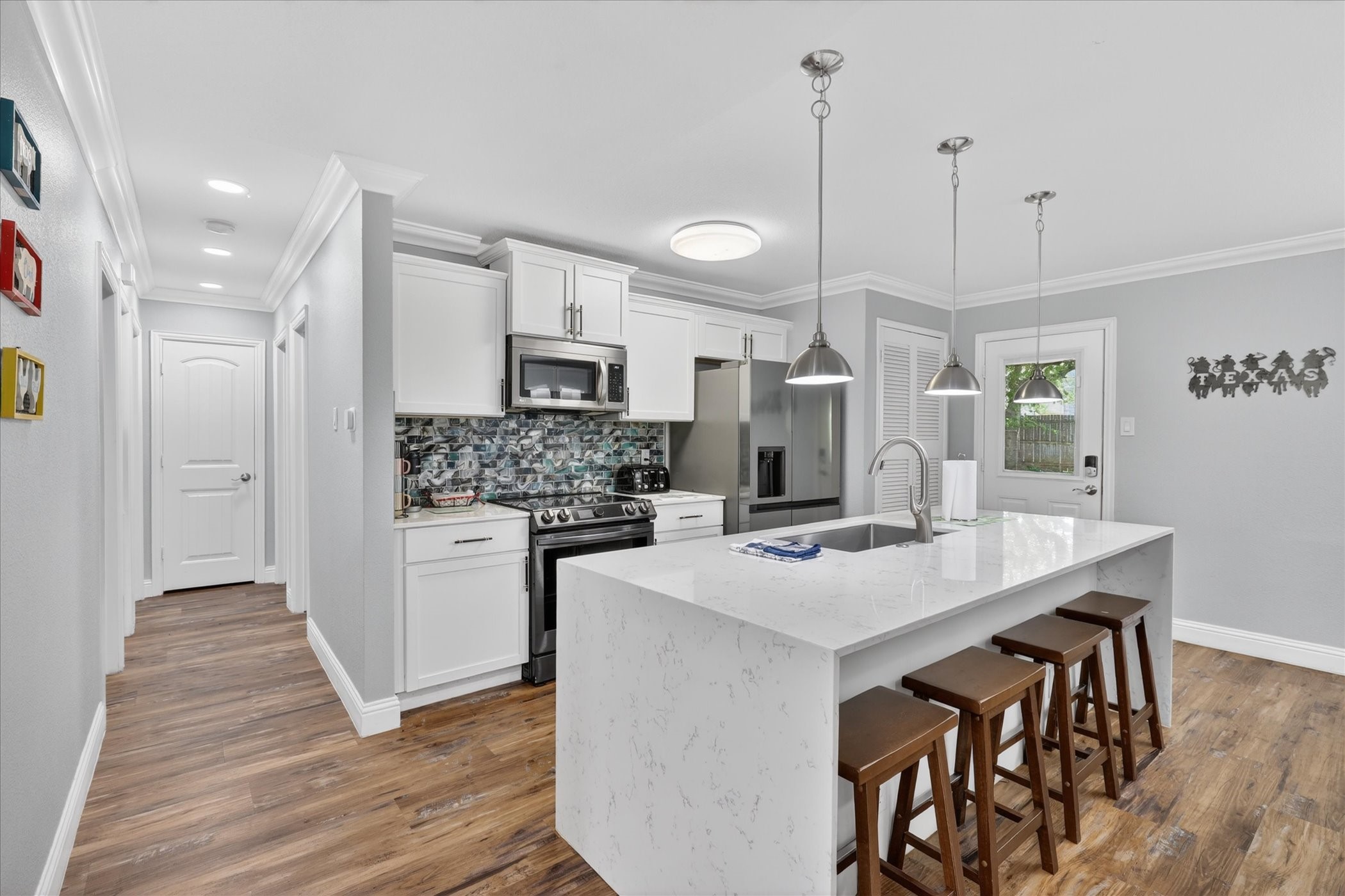 1004 Woodbrook Street Arlington TX 76011