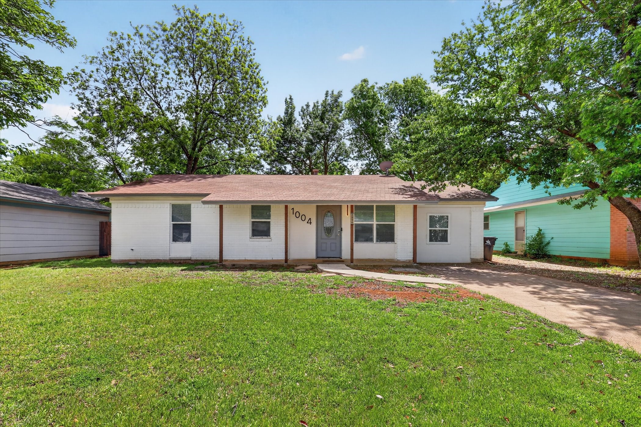 1004 Woodbrook Street Arlington TX 76011