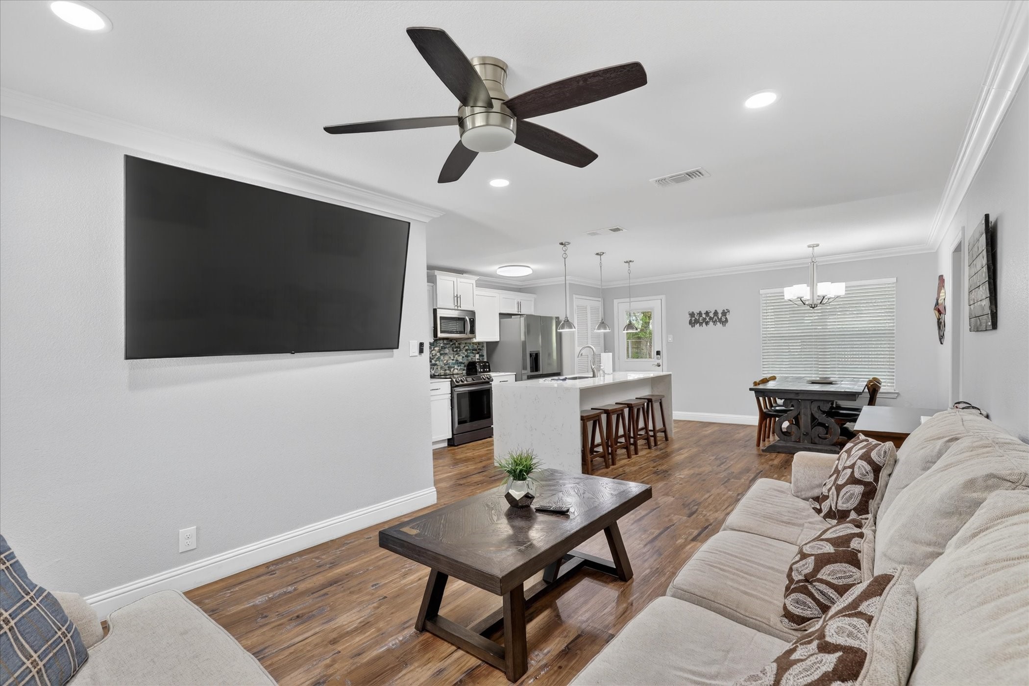 1004 Woodbrook Street Arlington TX 76011