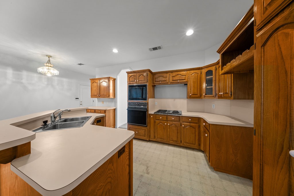943 Fairway Drive Duncanville TX 75137