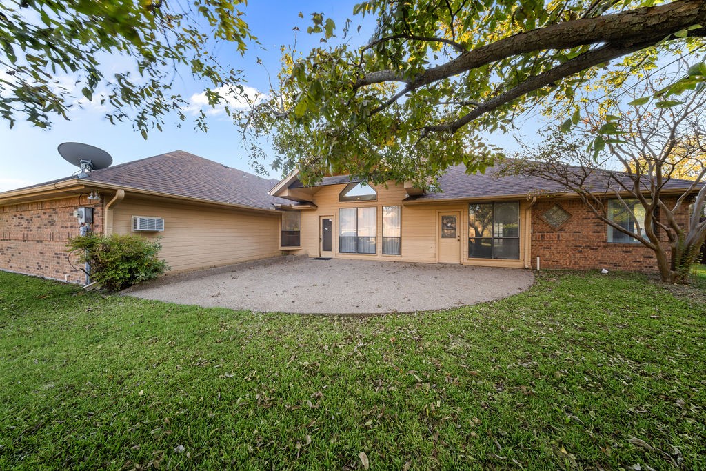 943 Fairway Drive Duncanville TX 75137