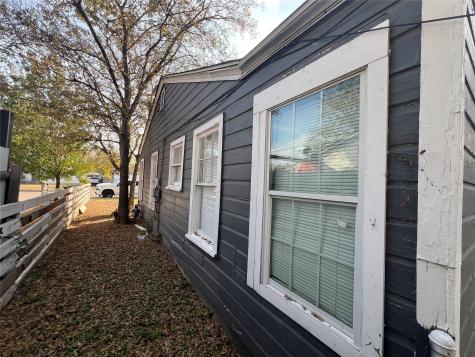 3705 S Littlejohn Avenue Fort Worth TX 76105