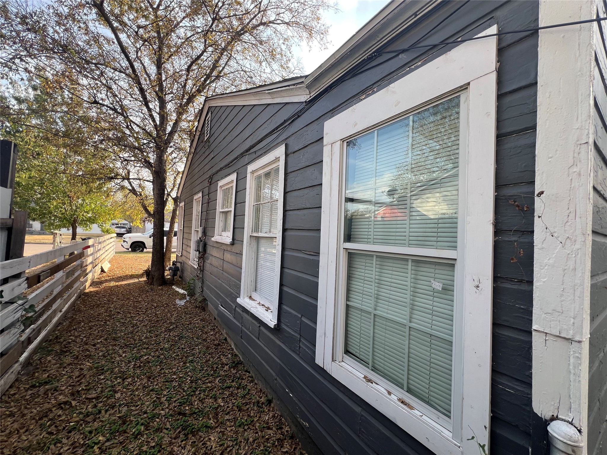 3705 S Littlejohn Avenue Fort Worth TX 76105
