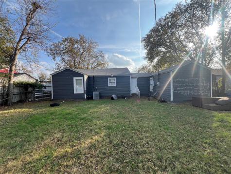 3705 S Littlejohn Avenue Fort Worth TX 76105
