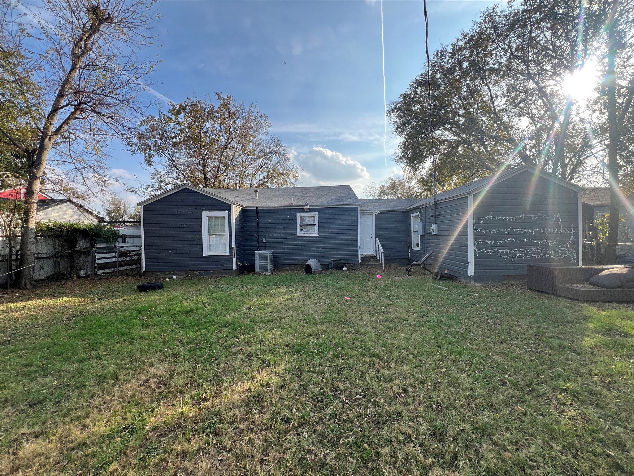 3705 S Littlejohn Avenue Fort Worth TX 76105