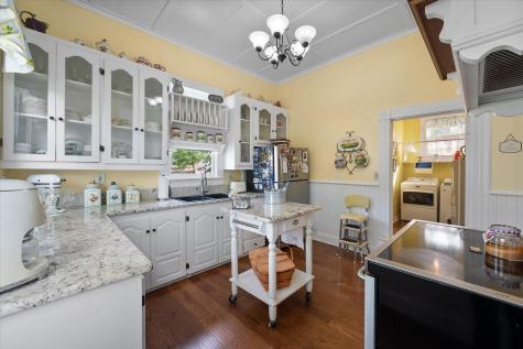 756 W 3rd Avenue Corsicana TX 75110